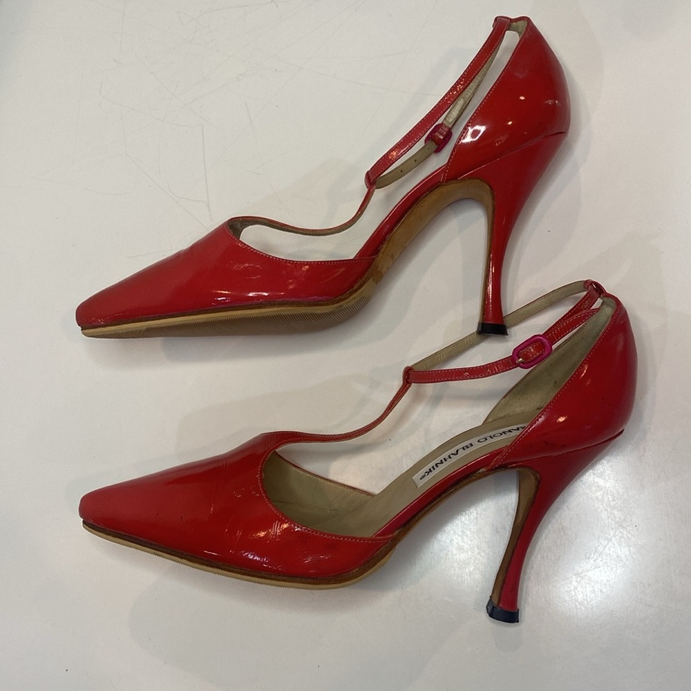 Manolo Blahnik Sexy Red Patent Leather T-Strap Heels to Dance all nite! VGUC 36 - Picture 9 of 15
